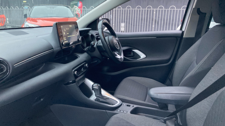 Toyota Yaris 1.5 Hybrid Design 5dr CVT Hybrid Hatchback